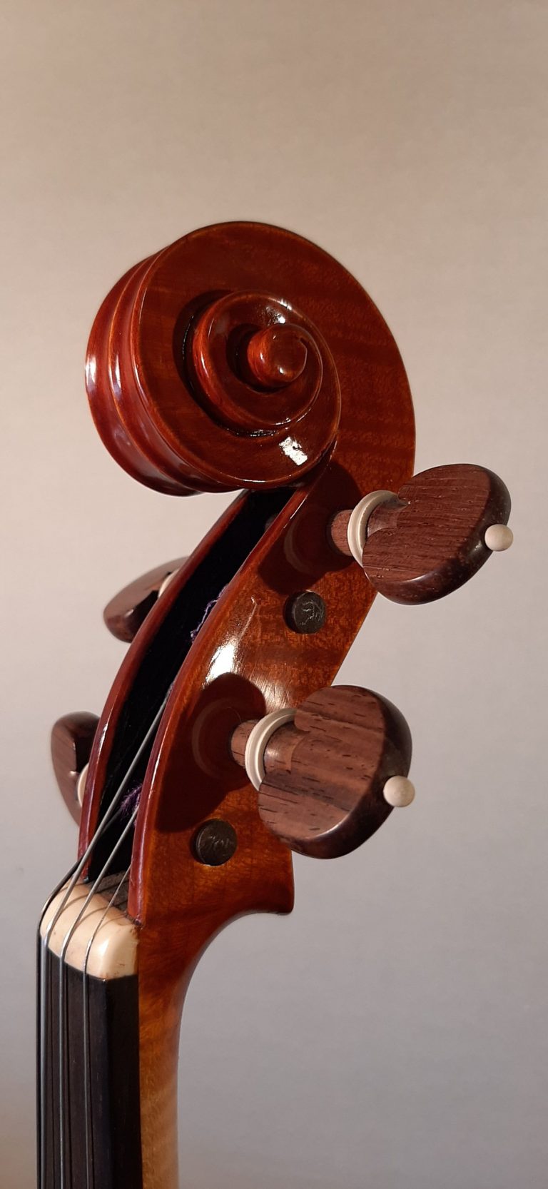 #09 Violin Model Guarneri del Gesú, 1742