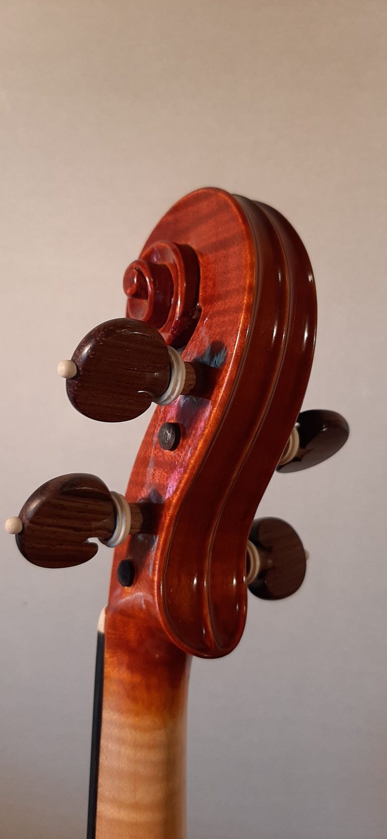 #09 Violin Model Guarneri del Gesú, 1742