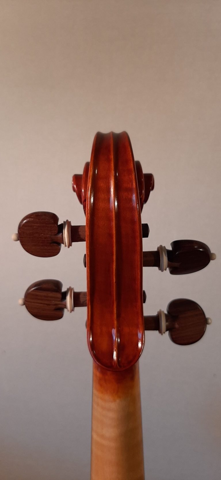 #09 Violin Model Guarneri del Gesú, 1742